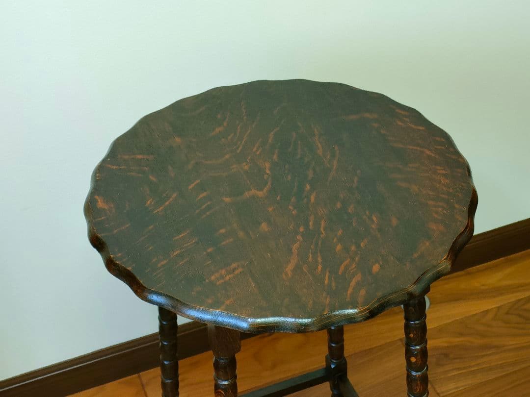 ●英国アンティーク●状態良●コーヒーテーブル・サイドテーブル●装飾脚