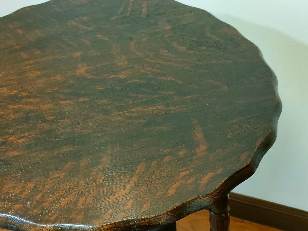 ●英国アンティーク●状態良●コーヒーテーブル・サイドテーブル●装飾脚