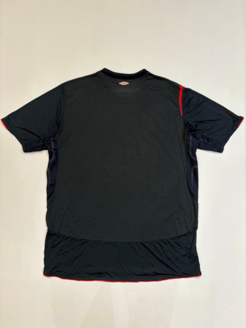 Umbro サッカーシャツ　イングランド　ダークグレー Vネック　襟付き