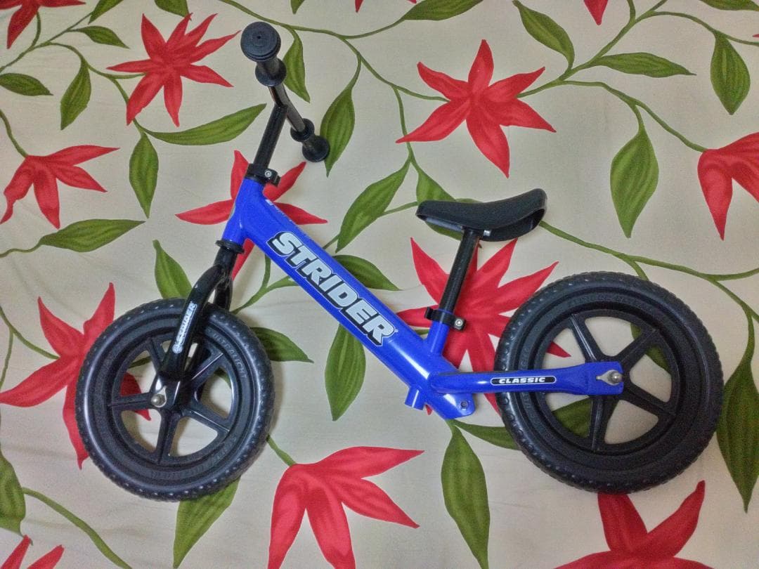 H*k様 STRIDER CLASSIC バランスバイク 12インチ 青
