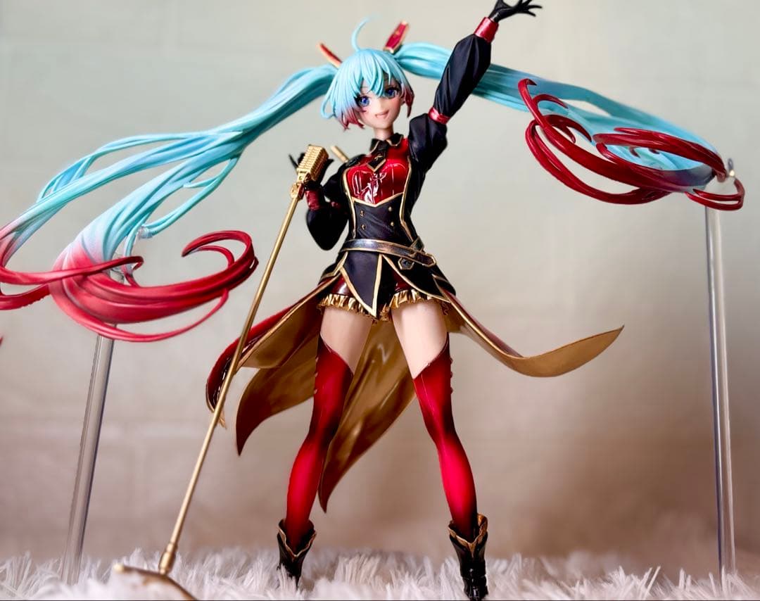 n*m様 初音ミク　フィギュア　リペイント　ガンダムコラボ　シャアカラーver