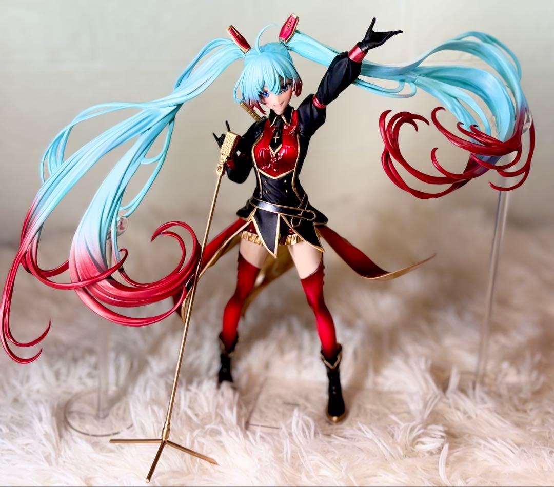 n*m様 初音ミク　フィギュア　リペイント　ガンダムコラボ　シャアカラーver