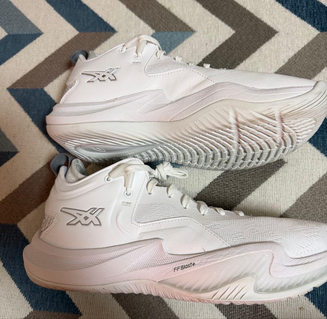 NOVA SURGE LOW 2　26センチ