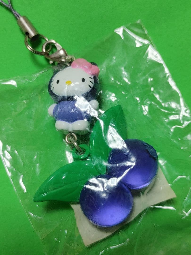 ハローキティ　2005年　フルーツバージョン　ストラップ　ブルーベリー