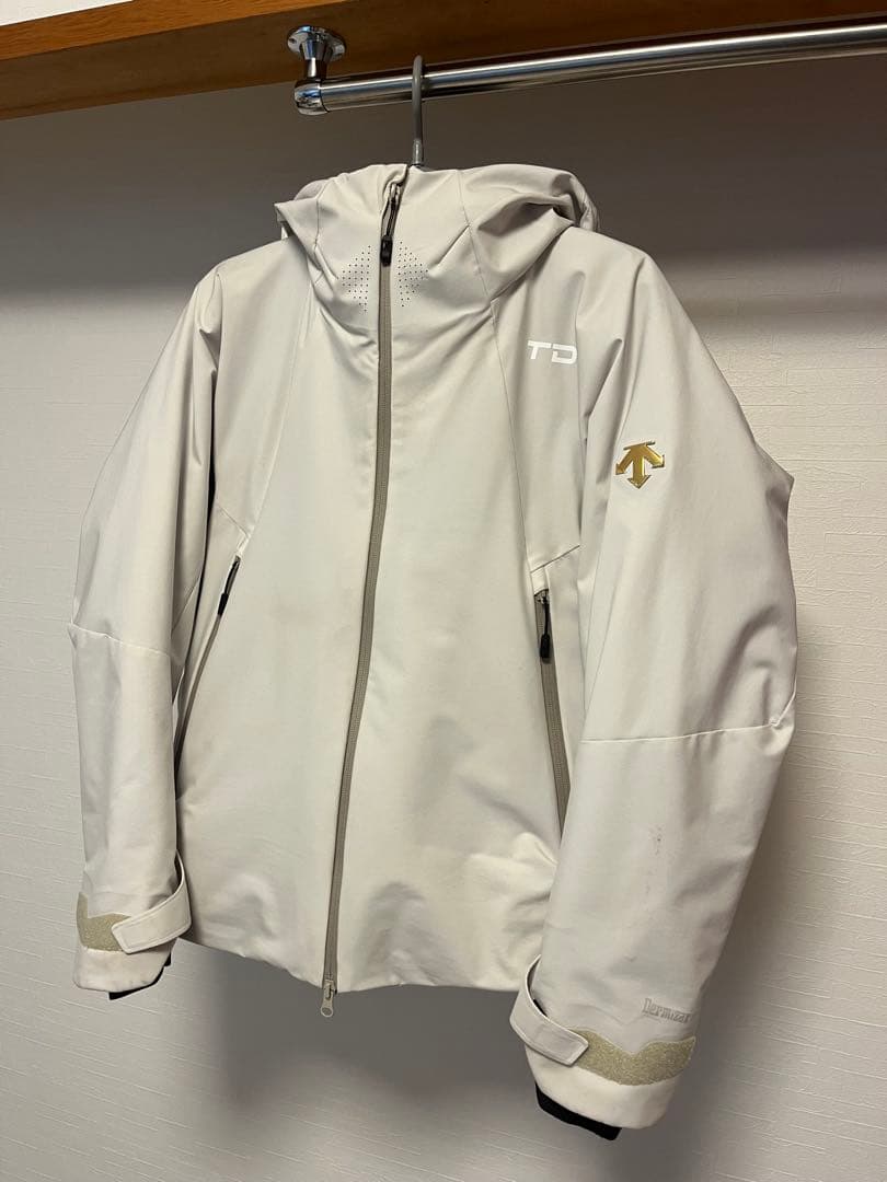 TEAM DESCENTE非売品スキーウェア