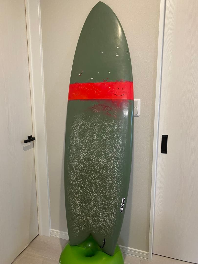 レトロツインフィッシュ　マイクシェイプス　5'8\" サーフボード　フィン付き