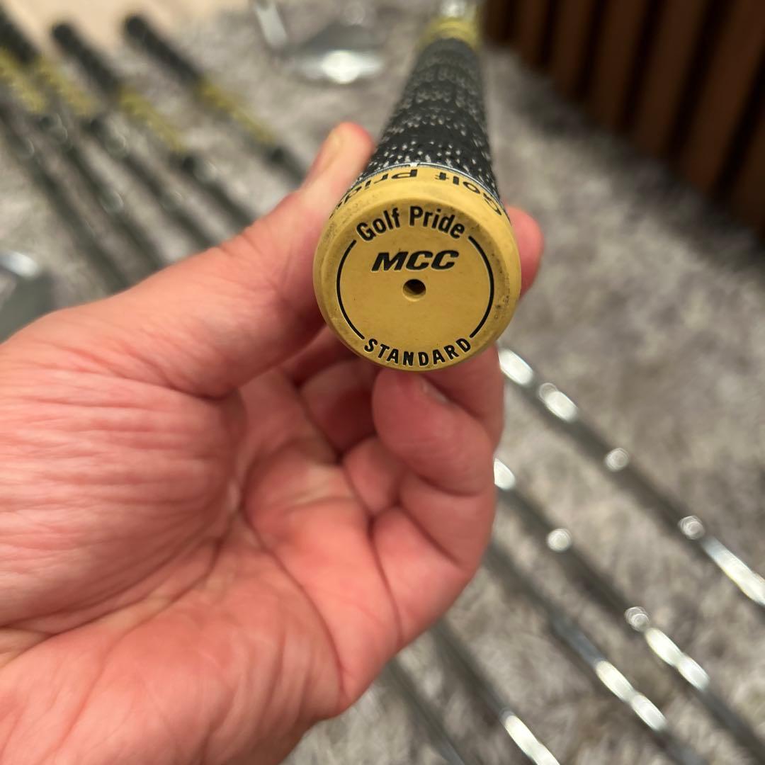 限定！スリクソンzxi5アイアンブラッククロム