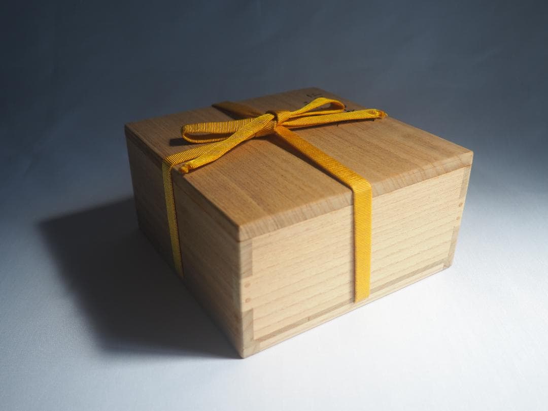 表千家14世而妙斎千宗旦御書付『仁清写秋草平茶碗』銘：虫の音 16代永樂善五郎造