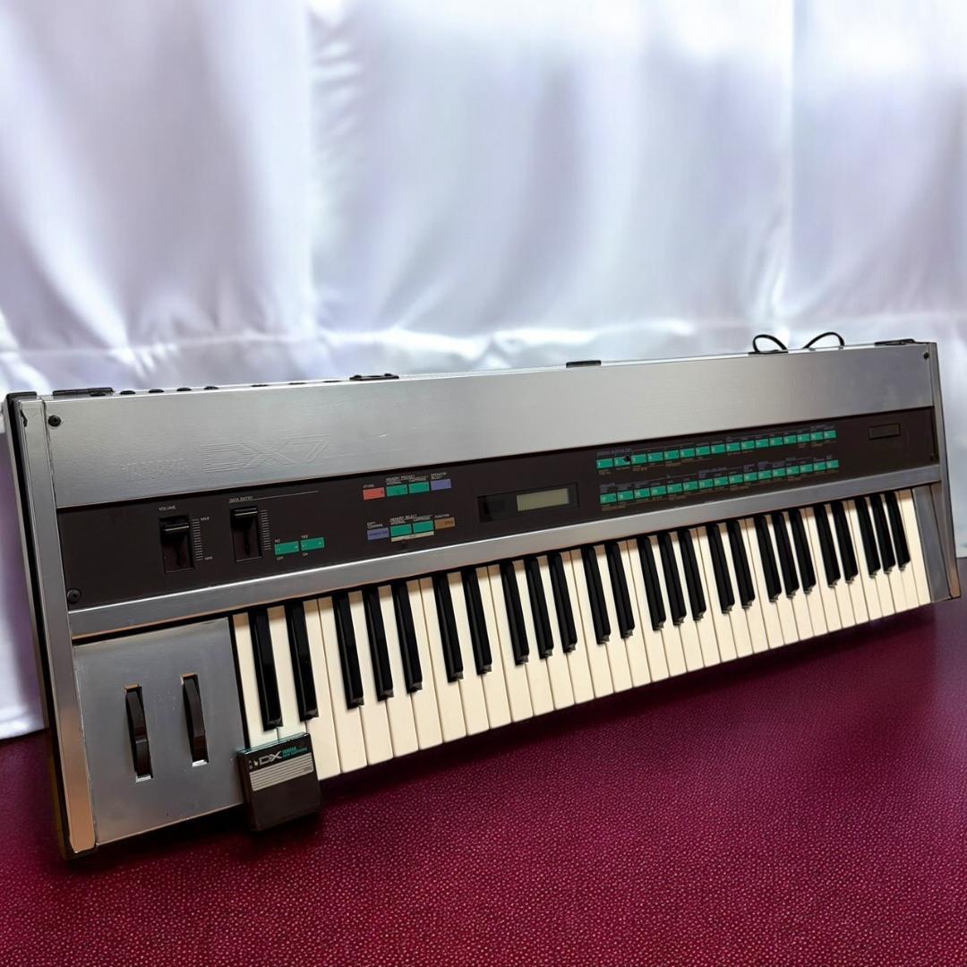 ☆良品 ヤマハ DX7 シンセサイザー VRC-107 カートリッジ付 シルバー
