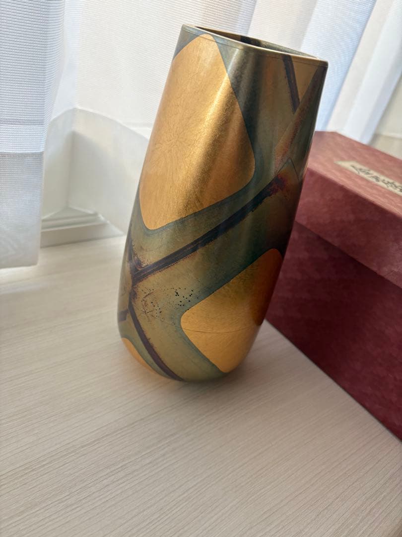 金沢箔芸　金箔の花瓶