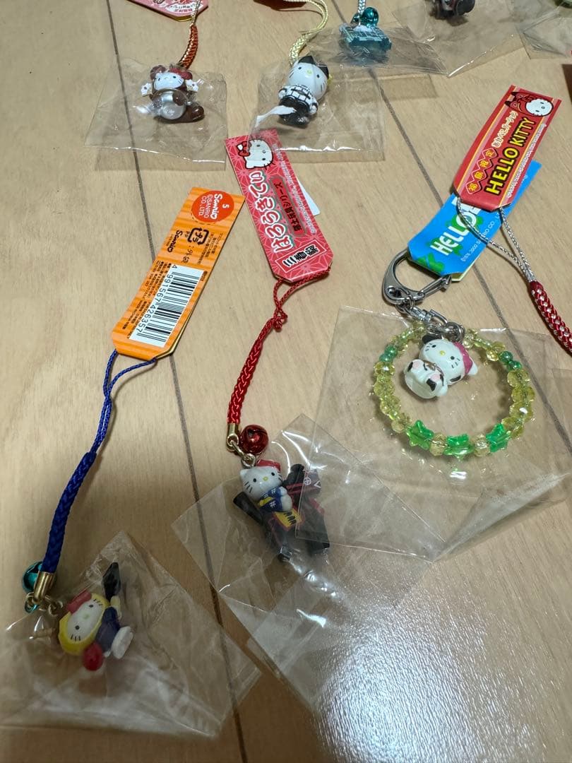 ハローキティ 地域限定　根付け　ストラップ　キーホルダー　ご当地