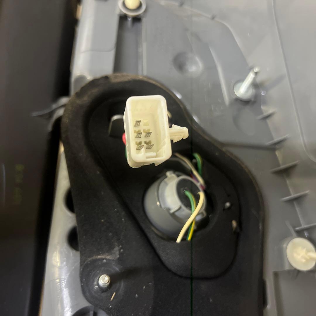 プリウス 30系LED 左テールランプ