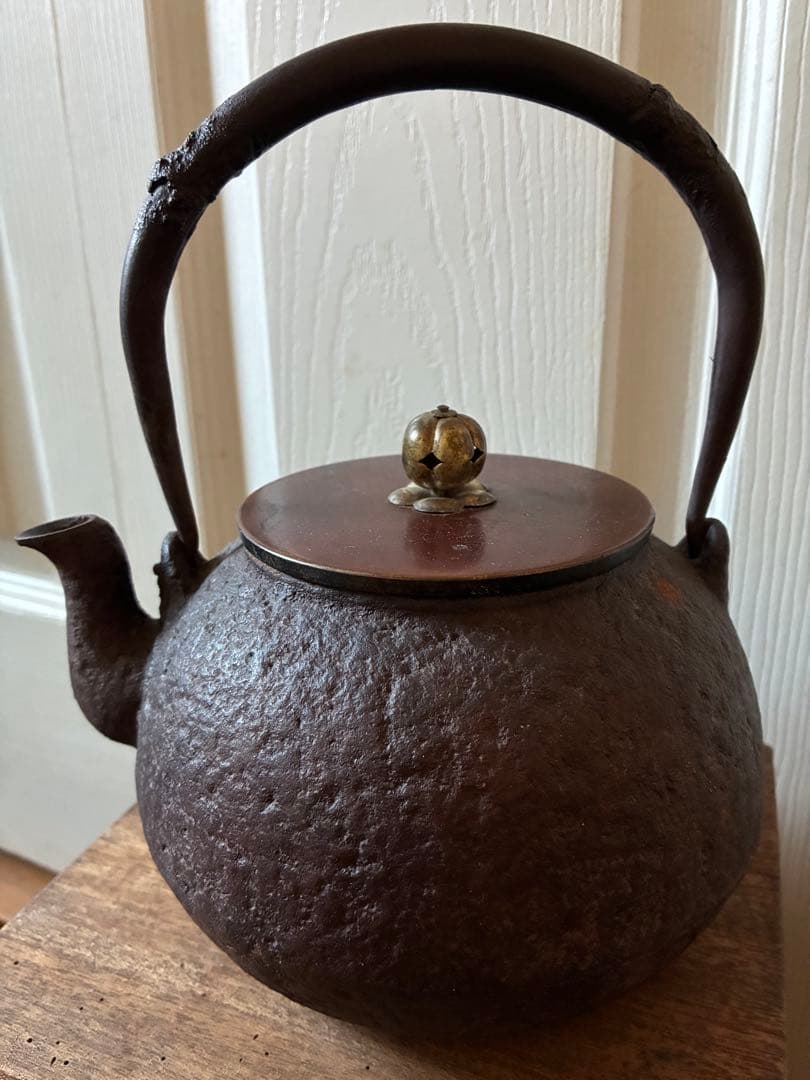 省鋳堂鉄瓶 在銘