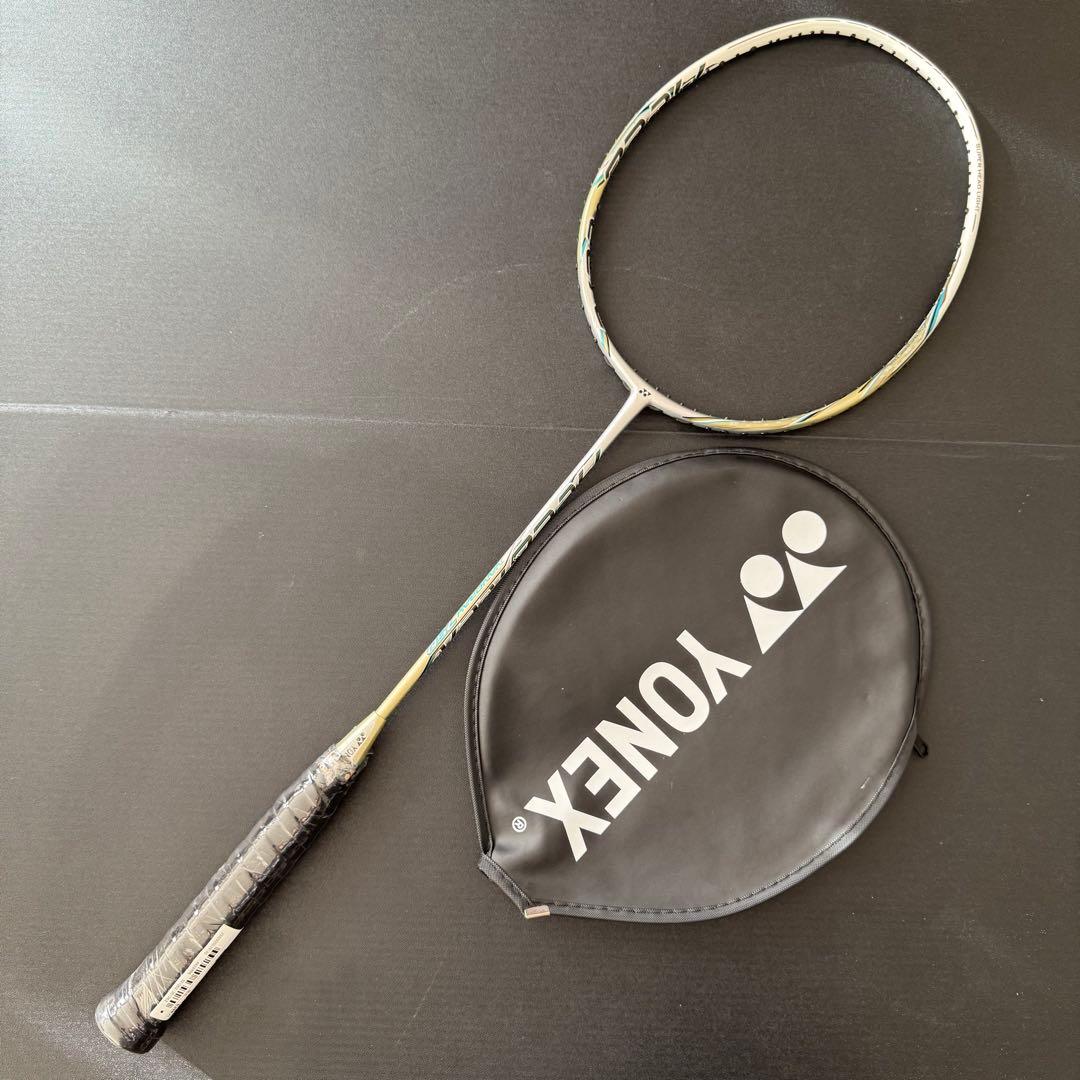 【廃盤】YONEX ナノレイ750 3UG5 バドミントン