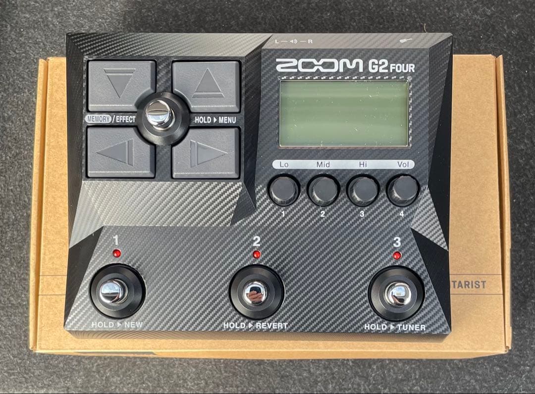 ZOOM G2 FOUR ギターエフェクター　マルチエフェクター
