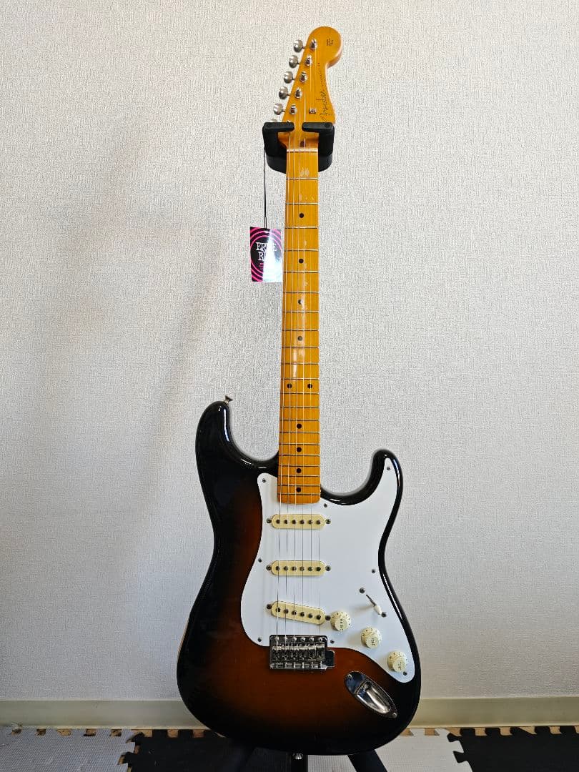 Fender Japan ST57-55 Sunburst Eシリアル