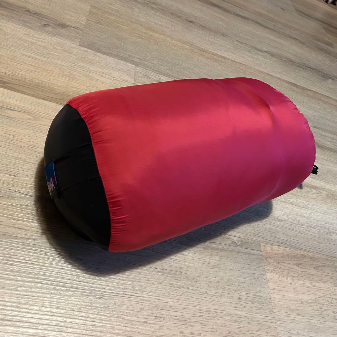 NANGAナンガシュラフ　寝袋 アルピニスト600 赤黒