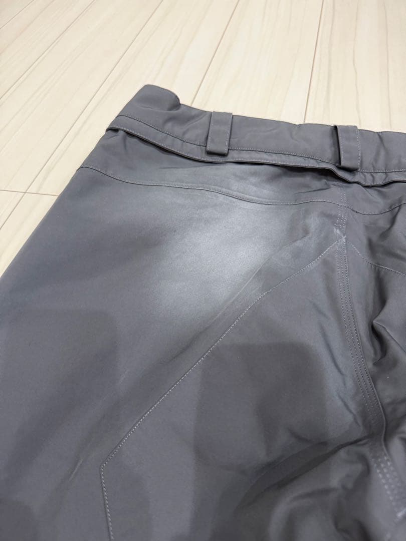 VOLCOMウェア上下セット　Ｌサイズ