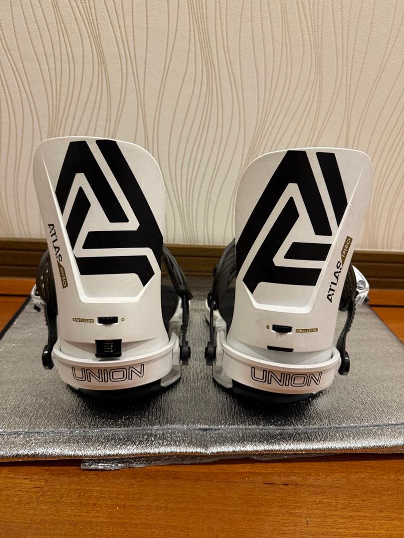 UNION ATLAS PROスノーボードビンディング ホワイト　Sサイズ