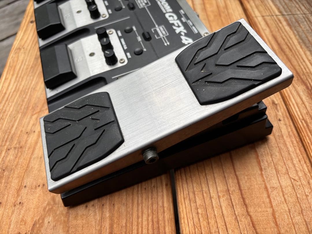 ZOOM GFX-4 ギターエフェクター