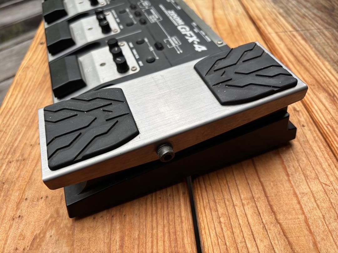 ZOOM GFX-4 ギターエフェクター