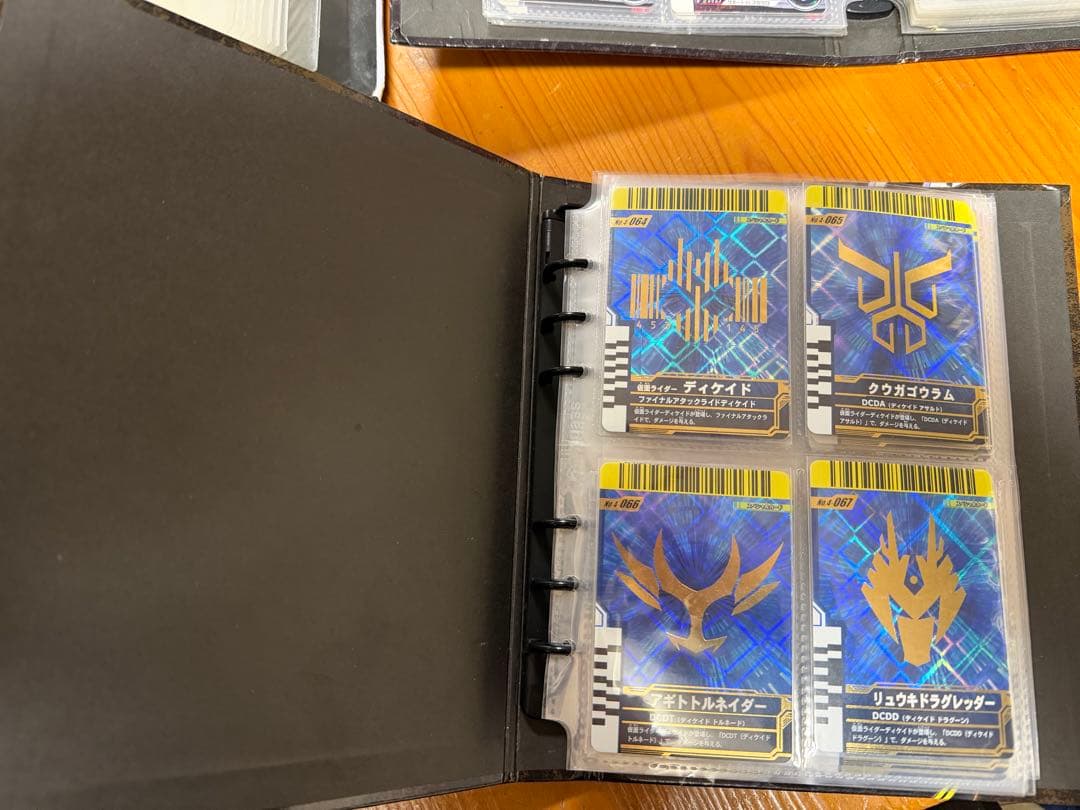 仮面ライダー　ガンバライド　ゴールドコンプ他多数カードとカードバトル機