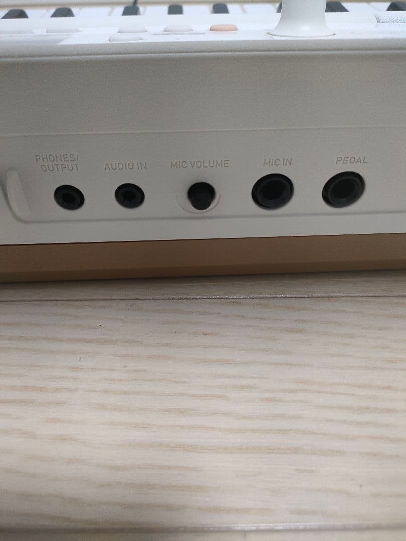 美品　カシオ　電子キーボード　LK-526 61鍵盤　光ナビゲーション