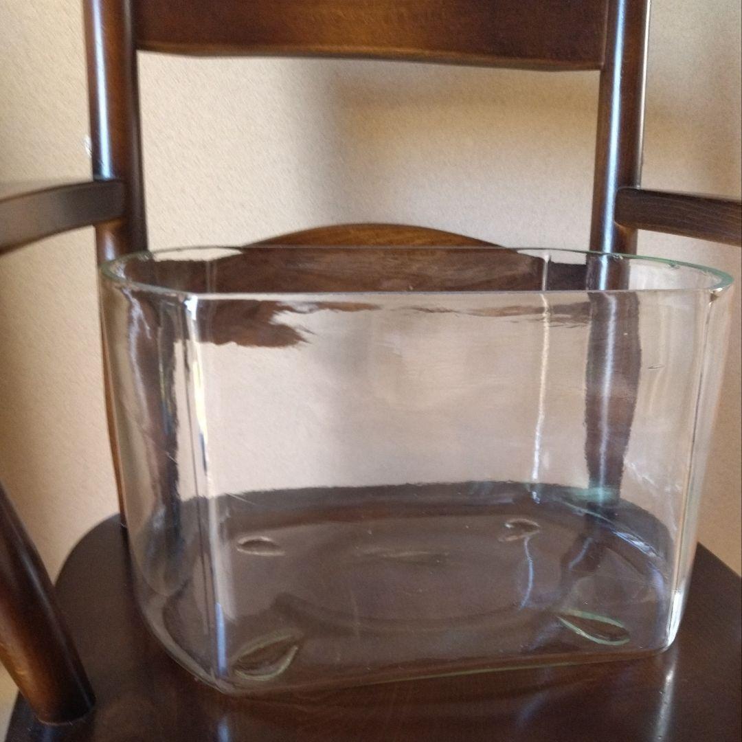 ゆらゆらガラス 楕円型 足付き 水槽
