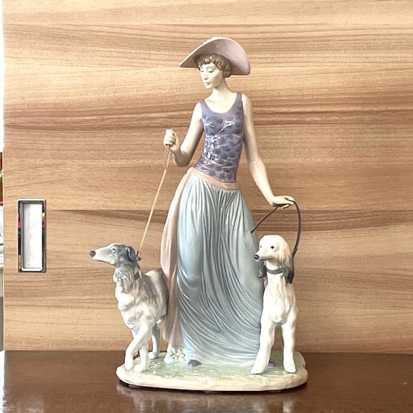 リヤドロ　優雅な散歩のひととき　フィギュリン　LLADRO 人形　ポーセリン