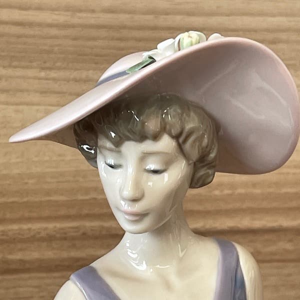 リヤドロ　優雅な散歩のひととき　フィギュリン　LLADRO 人形　ポーセリン