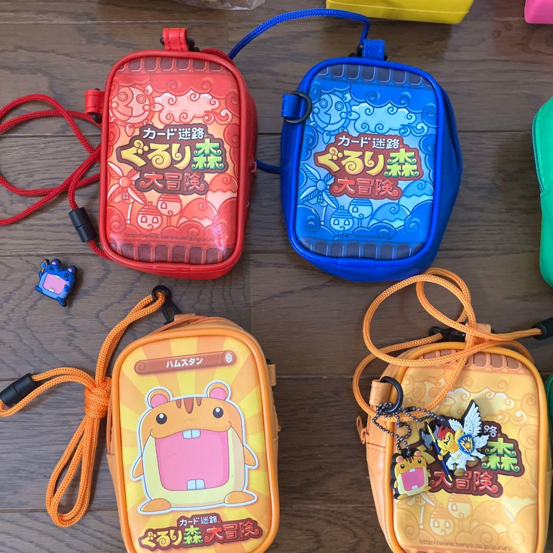 ぐるり森大冒険　カードケースセット　ケース9点/キーホルダー5点/バッジ7点