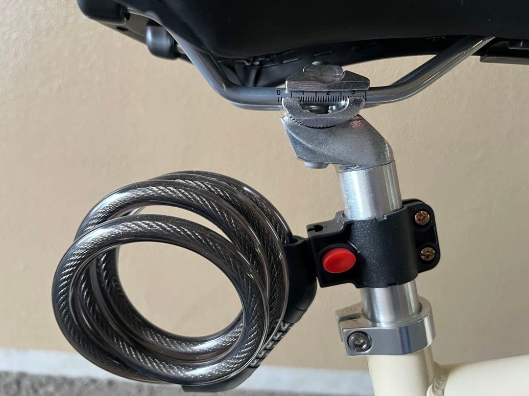 スポーツ自転車　数キロ試乗のみの新品同様の極上美車