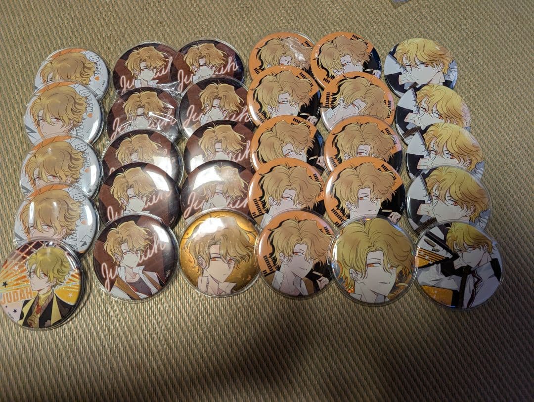 ディアヴォ　缶バッジセット ジュダ　モモチ　シエル　ホロ　バラ売り⭕️