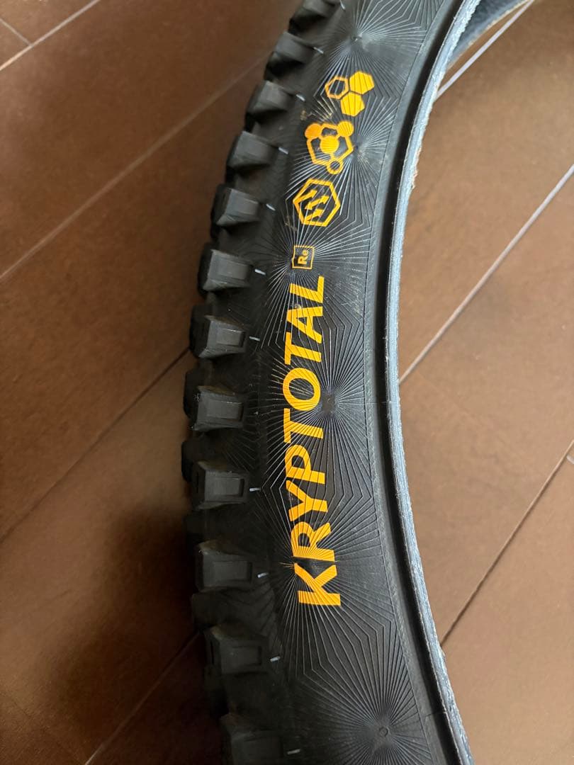 コンチネンタルKRYPTOTAL Reリア 29x2.4