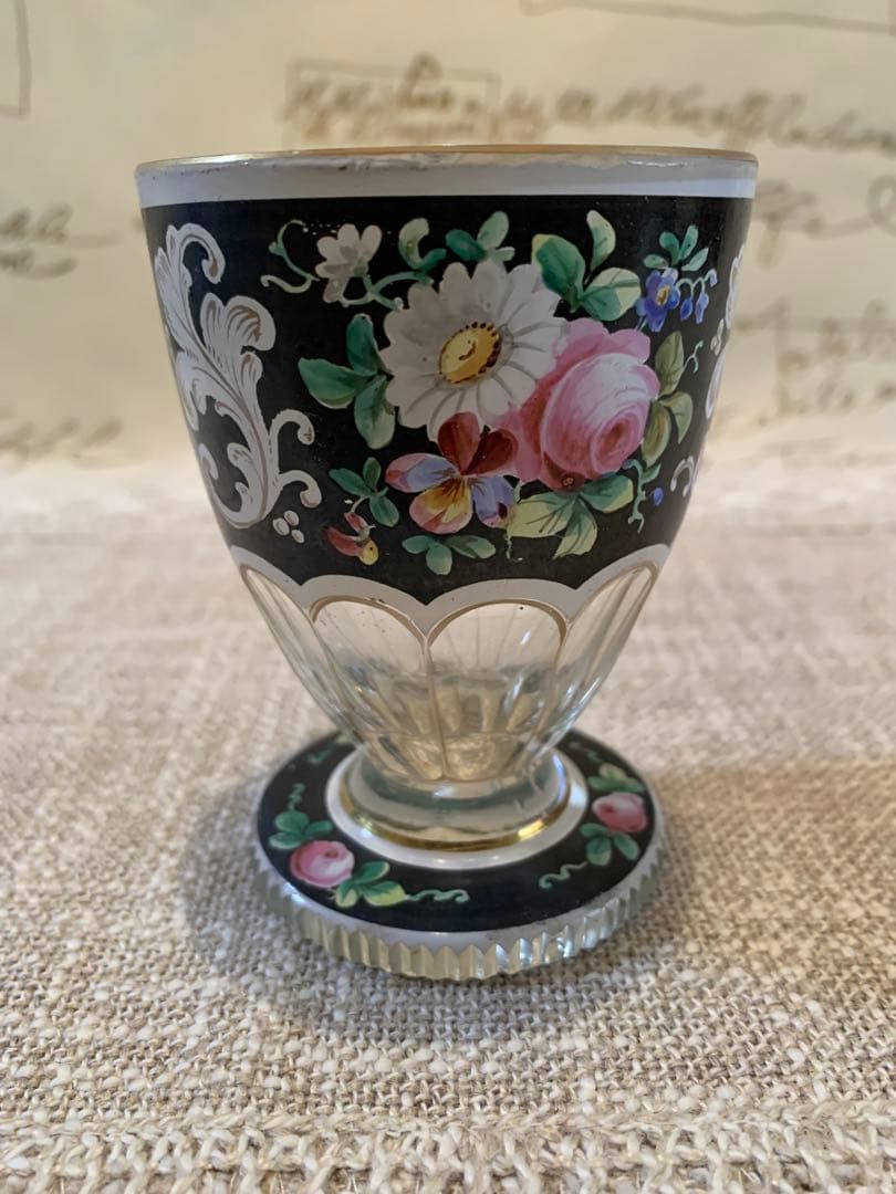 フランス製　アンティークの手書きのエナメル花柄ガラスのゴブレット！素敵です！