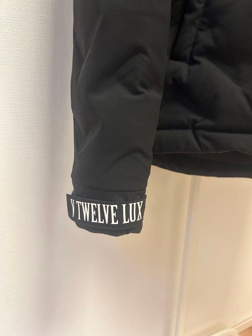 【価格変更】V TWELVE LUX 防寒ブラックダウン【色褪せ、汚れ毛玉無し】