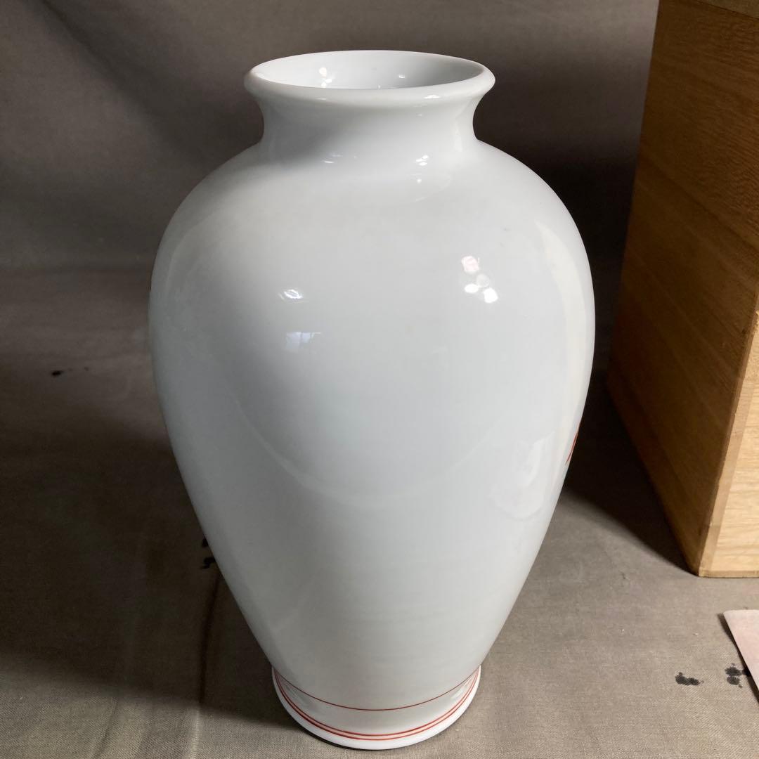 【柿右衛門】赤絵の伝統　名窯　人間国宝　十三代酒井田柿右衛門作　錦牡丹鳥文　花瓶