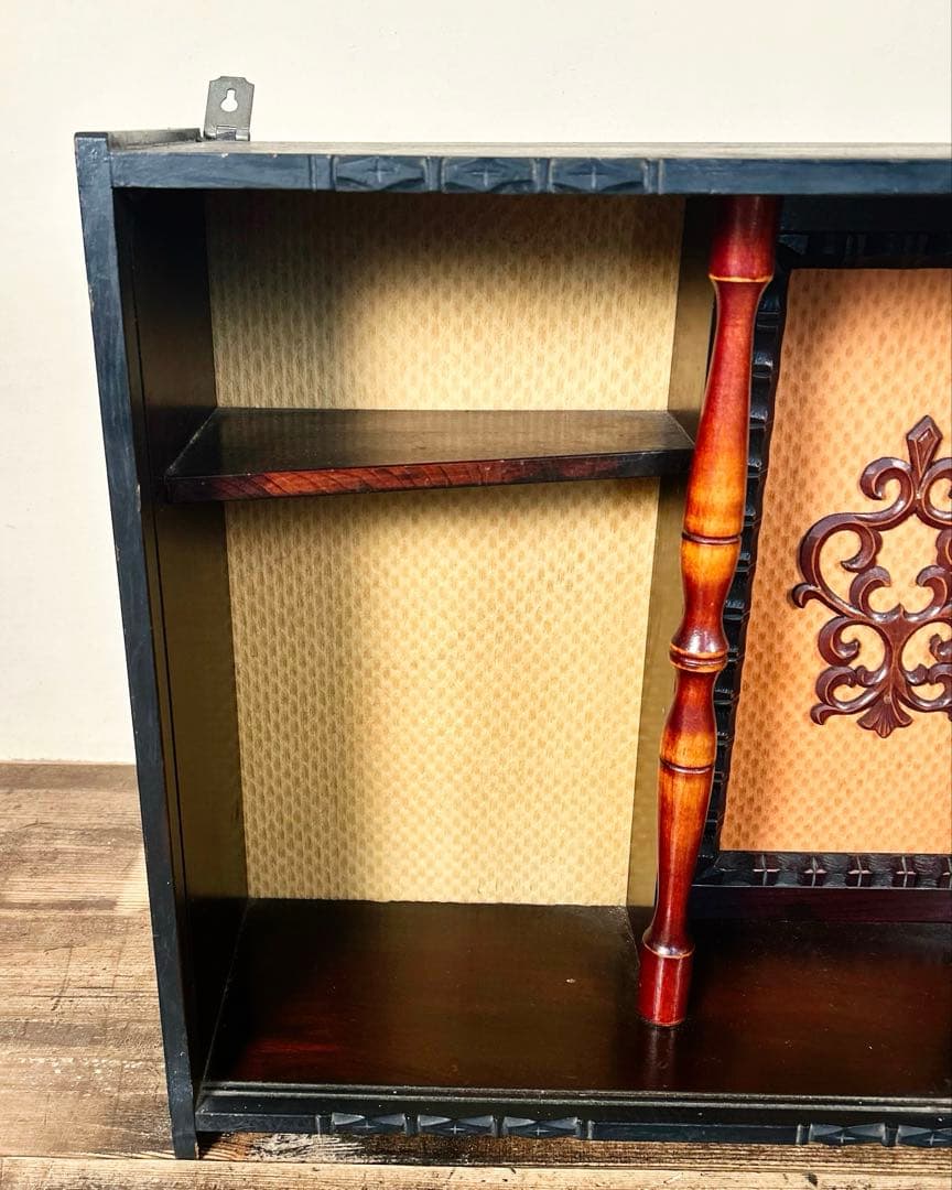 昭和初期 壁掛けガラス飾り棚｜黒塗り木製 薄型 軽量 古家具 アンティーク