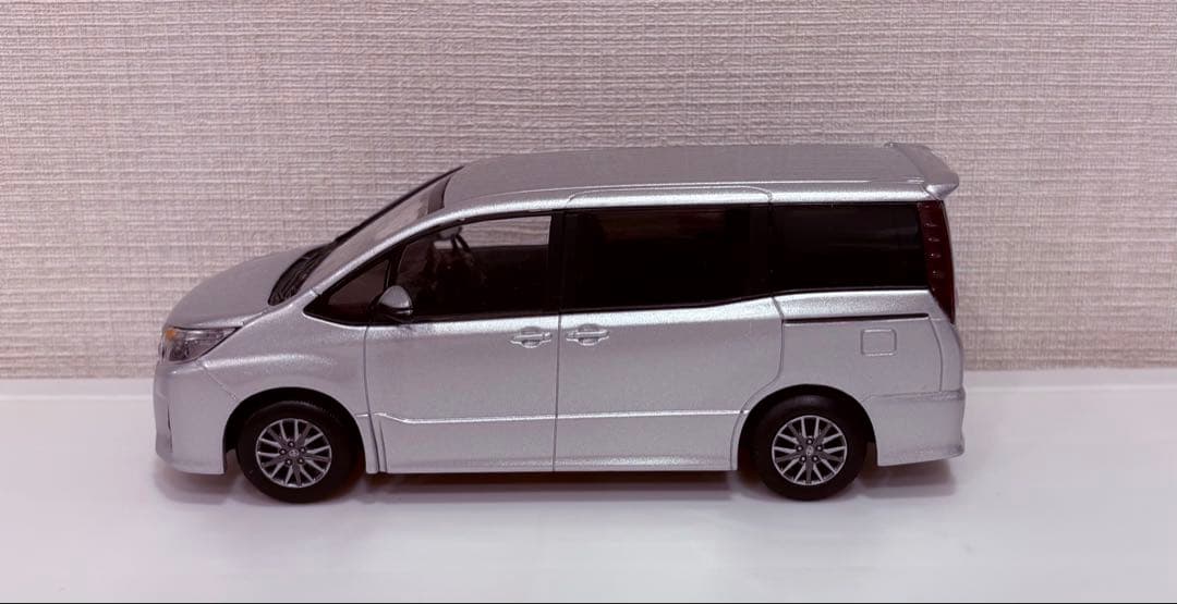 非売品✨トヨタノア✨店頭展示用✨シルバー