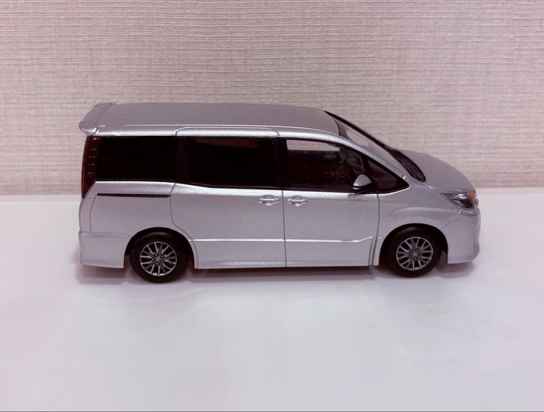 非売品✨トヨタノア✨店頭展示用✨シルバー
