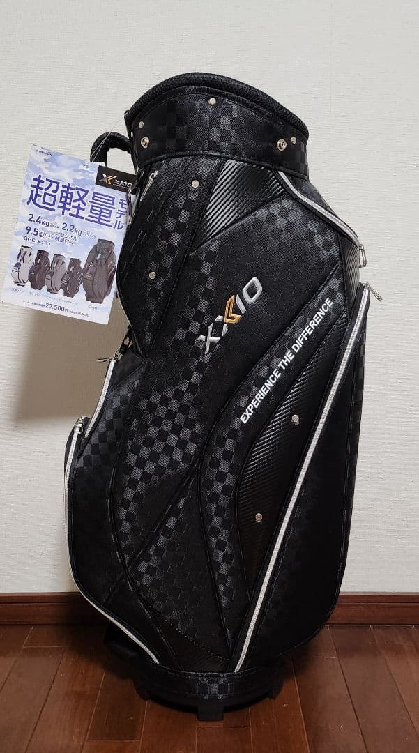 【新品】 XXIO キャディバッグ 軽量モデル　DAKLEYサンバイザー付き