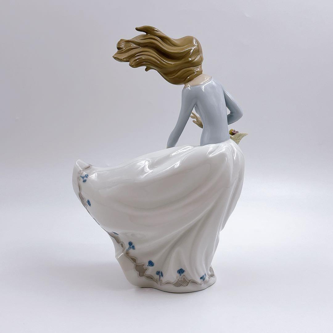 LLADRO リヤドロ 風のいたずら #6767