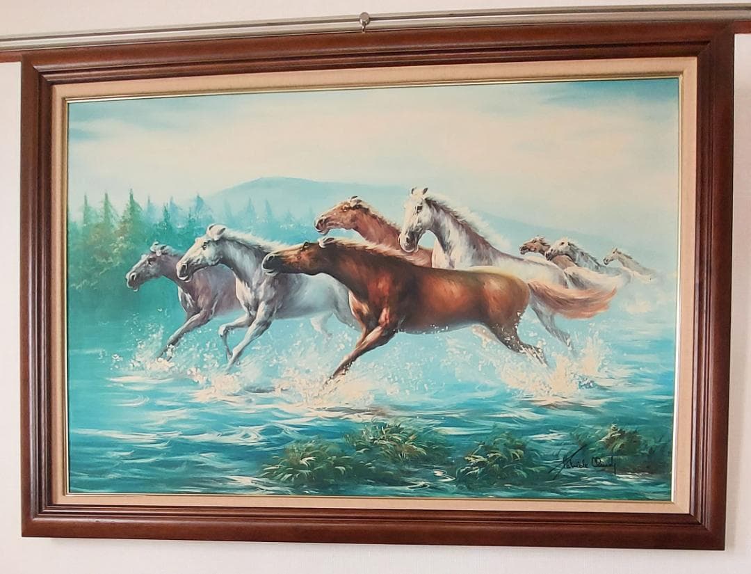 油絵　水辺を駆ける馬群