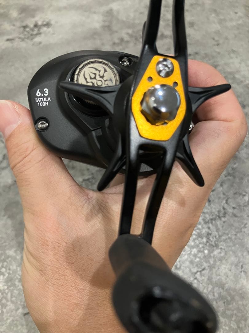 TATULA TW 100H ベイトリール　右ハンドル