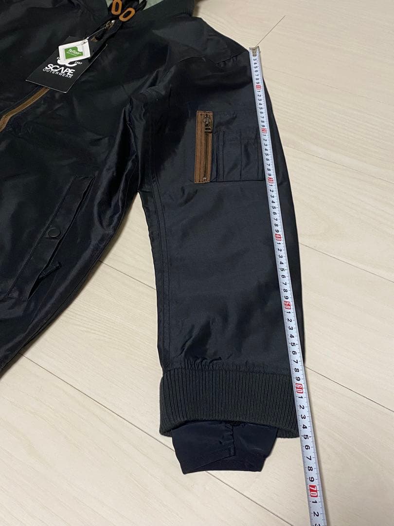 SCAPE スノボーウエアー　フード付き　黒