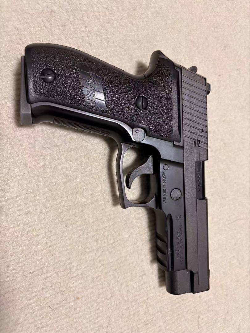 東京マルイ P226 ガスブローバック 本体＋付属品セット（BB弾・マガジン等）