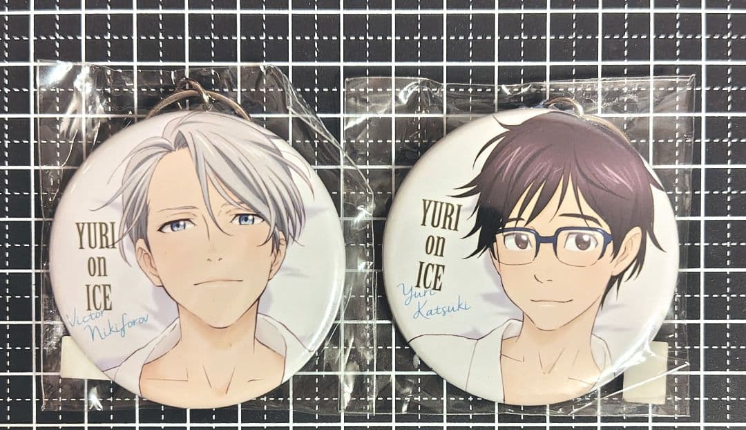 ユーリ‼︎! on ICE ホテルコラボ 缶キーホルダー ヴィクトル&勇利セット