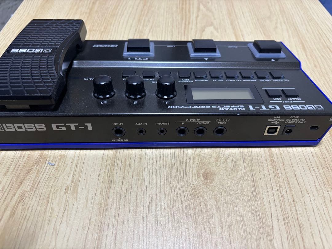 BOSS GT-1 ※取扱説明書/教科書/ACアダプタ付き