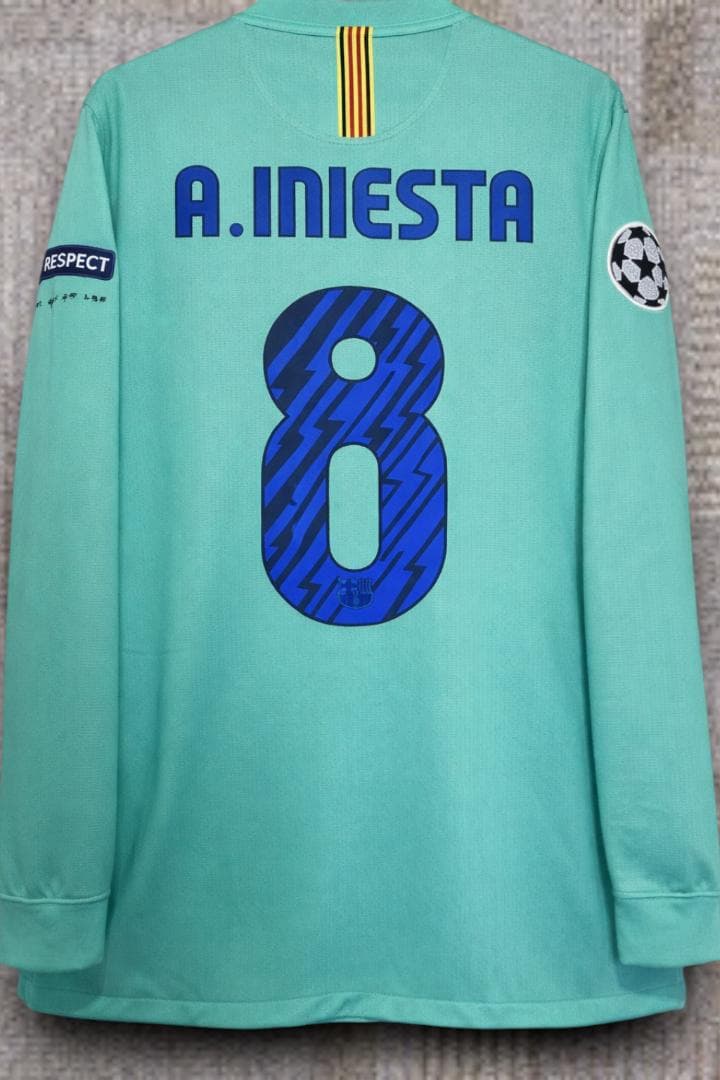 10/11 バルセロナ アウェイ 8番 イニエスタ 長袖 ユニフォーム