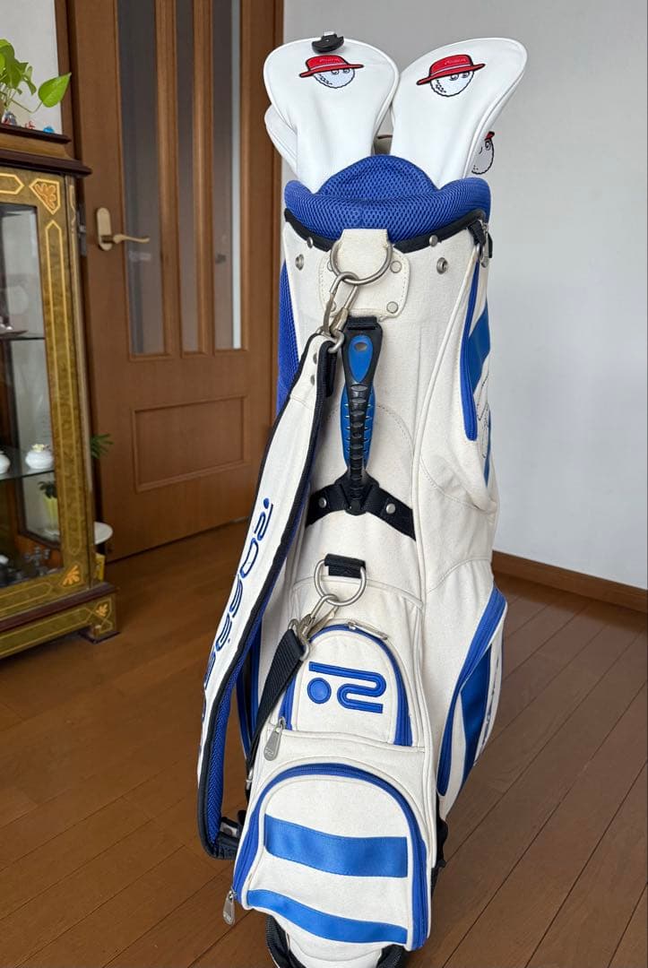 ロサーセン・スタンド付きキャディバッグとマルボンヘッドカバー付き